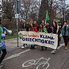 Sie machen auf Umweltthemen in Friedrichshafen aufmerksam: Vertreter der Fridays for Future Bewegung bei einer Demonstration im Januar.