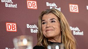Anke Engelke spielt die Hauptrolle in „Boah, Bahn“.
