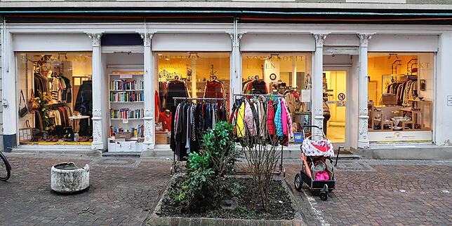 In Stadelhofen betreibt der Verein Sprungbrett den Nachbarschaftsladen &bdquo;Weitergetragen&ldquo;. Hier gibt&lsquo; s gebrauchte ...