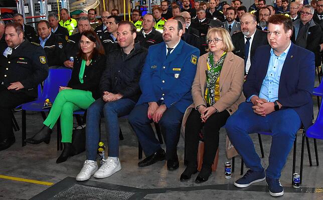 Zum Frühjahrsempfang kamen Gäste aus Politik, Gesellschaft und von anderen Blaulichorganisationen (von links): Kreisbrandmeister Dominik ...