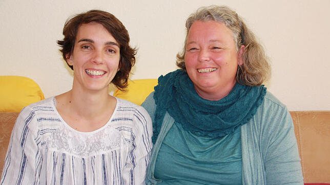 Die Hebammen Maria Stosiek (links) und Christine Franz (rechts) leiten das Geburtshaus.