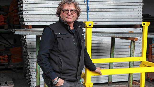 Dachdeckermeister Harald Ebi (61) führt seit dreißig Jahren seinen eigenen Betrieb in der Waldshuter Schmittenau und kandidiert am 13. ...