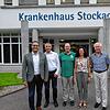 Der Hohenfelser Bürgermeister und DRK-Vorsitzende Florian Zindeler und Martin Anders, Leiter Wohlfahrt und Soziales beim DRK-Ortsverein ...