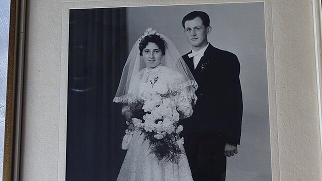 Vor 60 Jahren heirateten Gertrud und Hermann Zimmermann, erst standesamtlich und anschließend in der Kirche.