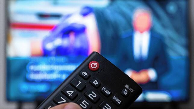 Auf den Knopf drücken und der Fernseher startet? Für Vodafone-Kunden in der Singener Innenstadt war der TV-Empfang zuletzt gestört.