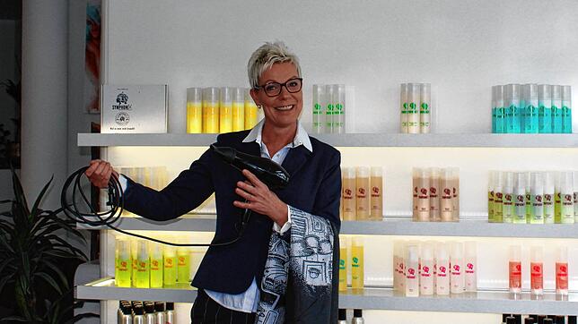 Birgit Grießhammer steht in den Startlöchern: Von ihr aus könnten sofort wieder Kunden kommen, denn sie versichert, sämtliche ...