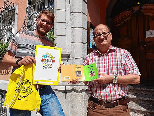 Zwei Fez-Generationen: René Herklotz (links) verantwortet dieses Jahr erstmals das Programm, Eberhard Ring begleitet die Aktion von ...