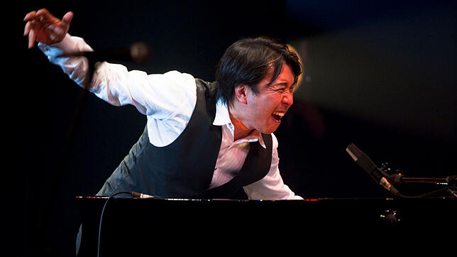 Makoto Ozone spielt mit den Stuttgarter Philharmonikern im Franziskaner Konzerthaus.