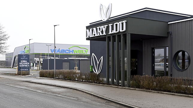 Mary Lou und Südramol Das Burgauer Familienunternehmen Südramol hat im Gewerbegebiet Lechhausen neben seiner Waschwelt das Restaurant Mary Lou eröffnet.