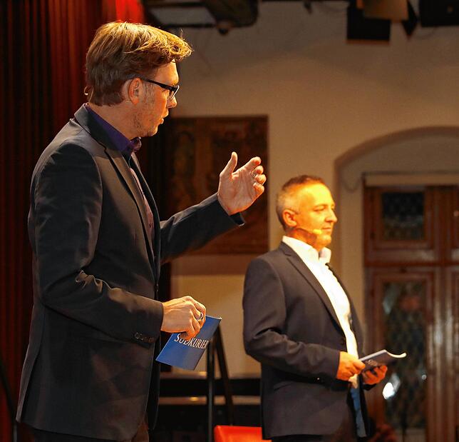 Das Moderatoren-Duo der SÜDKURIER-Chefredaktion (v. l.): Stefan Lutz und Jörg-Peter Rau