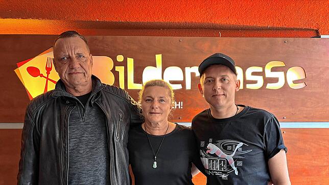 Inhaber Wolfgang Schrenk, Koch Waldemar „Walde“ Andruhovic und Birgit Schrenk haben lange nach einem Nachfolger für die „Bildergasse“ ...