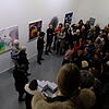 Kurator Julian Denzler eröffnet am Kunstfreitag die Mitgliederausstellung im Kunstverein.