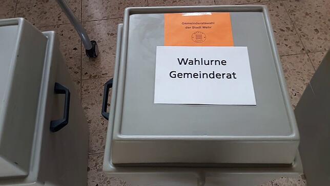 Die drei Wahlurnen Symbolbild