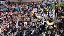 Zum Auftakt des Kreismusikfestes in Ablach fanden sich die knapp 1000 Musikanten aus 28 Kapellen nach dem Sternmarsch zu einem ...