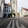 Das Überlinger Franziskanertor nach seiner Sanierung. Ab hier gilt bei der Fahrt in die Altstadt Tempo 20.