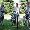 Stephanie Auer und ihre Söhne Nils (re.) und Theo sind es gewohnt, fast alle Wege mit dem Fahrrad zurück zu legen &ndash; auch wenn es ...