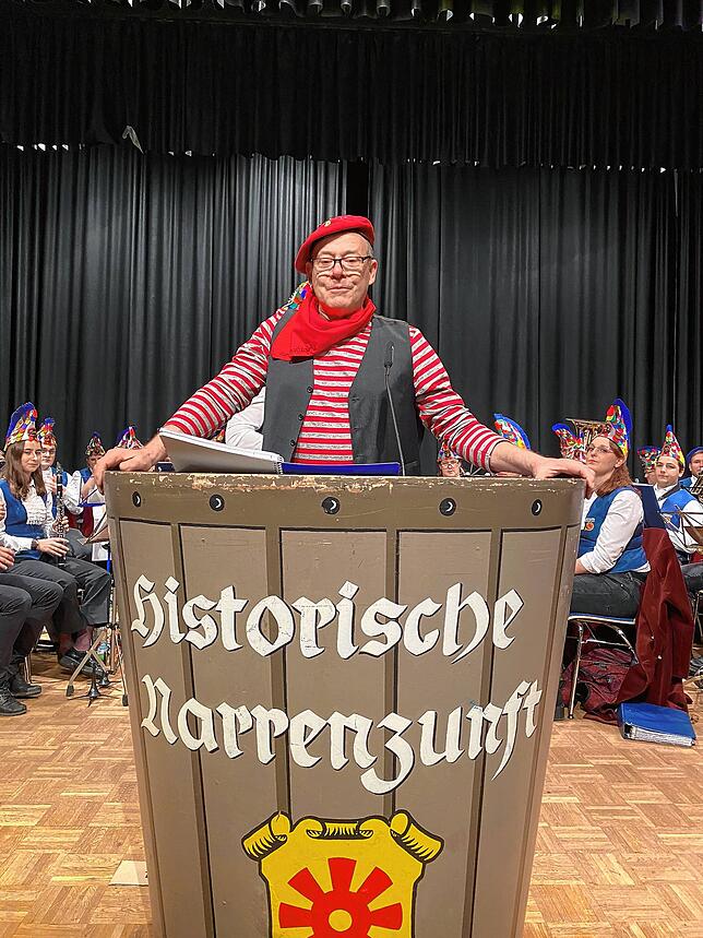 Bild 9: Bilder vom zweiten Teil des Dreckkübelgschwätz und vom Fasnetsverbrennen