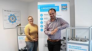 Personalreferentin Denise Heizmann und Geschäftsführer Lukas Dieterle möchten einem jungen Marokkaner eine Ausbildungschance geben.