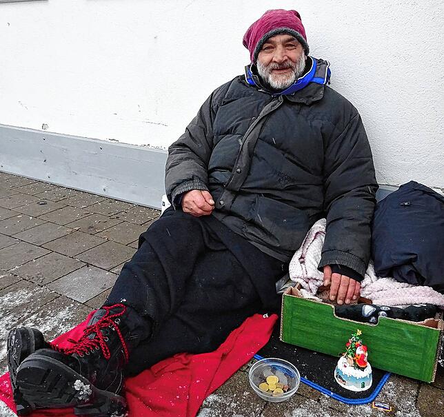 Trotz eisiger Kälte ist er gut gelaunt: Attila Bolac aus der Slowakei.