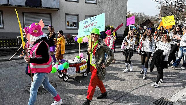 Bild : Die schönsten Bilder: Urnauer Fasnet mit politischer Botschaft