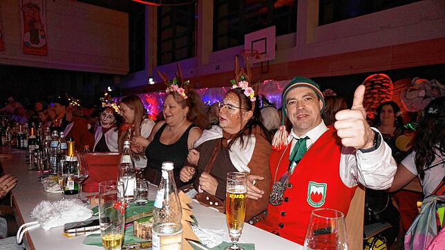 Bild : Bunt kostümiert im Zauberwald: Die besten Bilder vom Düengemer Obed in Tiengen