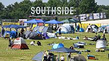 Wie kommt man am besten zum Southside 2025? Wir verraten Ihnen hier, wie sie am besten mit Auto, Bahn oder Bus zum Festival gelangen.