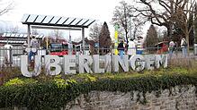 Vor über zwei Jahren hat ein heute 22-Jähriger am Bahnhof in Überlingen mit Drogen gehandelt. Dieses Archivbild entstand im Frühjahr ...