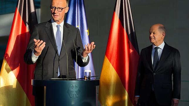 Friedrich Merz ist Bundeskanzler. Er plant, das Bürgergeld zu etwas anderem umzubauen. Und schärfer zu sanktionieren.
