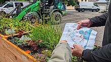 Mit einfachen Mitteln sollen Hitzeinseln in der Stadt entschärft und Aufenthaltsqualität an kühleren Orten geschaffen werden. Ein ...