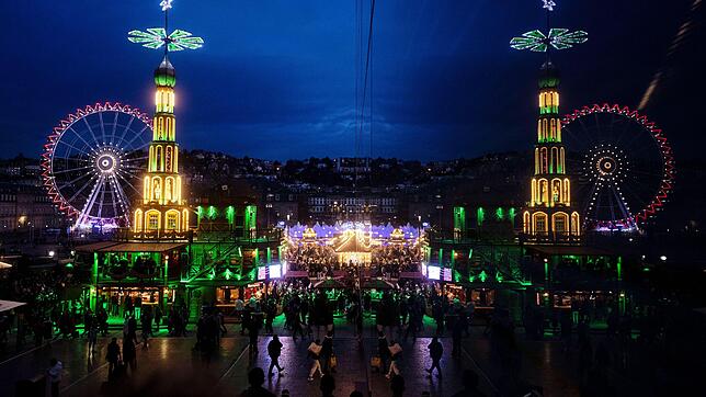 Der Weihnachtsmarkt in Stuttgart öffnet seine Tore auch 2024 wieder. Hier gibt es alle Infos rund um Öffnungszeiten, Programm, Konzerte ...