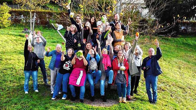 Alle zusammen für einen guten Zweck: Soziales Engagement ingemeinschaft macht Freude, das sieht man der Foodsharing-Gruppe Waldshut an.
