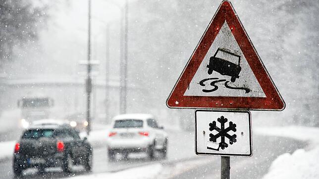 Schnee und Glatteis führten im Zollernalbkreis zu Verkehrsbehinderungen und vielen Unfällen.