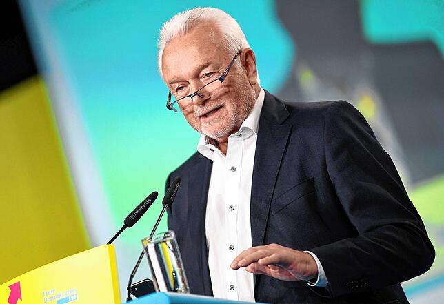Wolfgang Kubicki hat bereits einen Antrag gegen die Impfpflicht vorgelegt. Er befürchtet Chaos bei der Umsetzung einer Impfpflicht. Auf ...