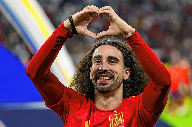 Spaniens Marc Cucurella jubelt nach dem Sieg.