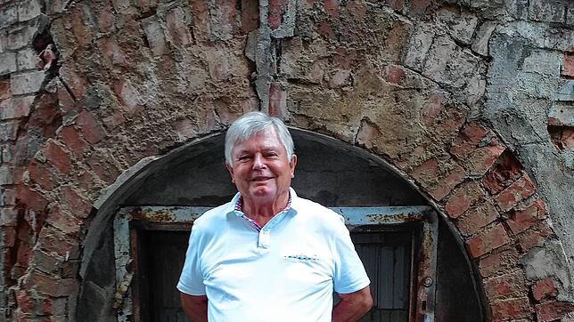 Werner Kramer sammelt Bilder und Dokumente zur Geschichte. Bild: Reinhard Valenta