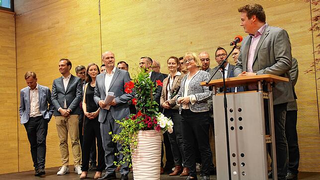 Gratulanten (von links): Waldshut-Tiengens Oberbürgermeister Philipp Frank, CDU-Bundestagsabgeordneter Felix Schreiner, Gisela und ...