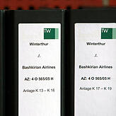 Aktenordner stehen im April 2008 im Landgericht Konstanz. In dem Prozess forderte die Skyguide-Versicherung Schadenersatz von Bashkirian ...