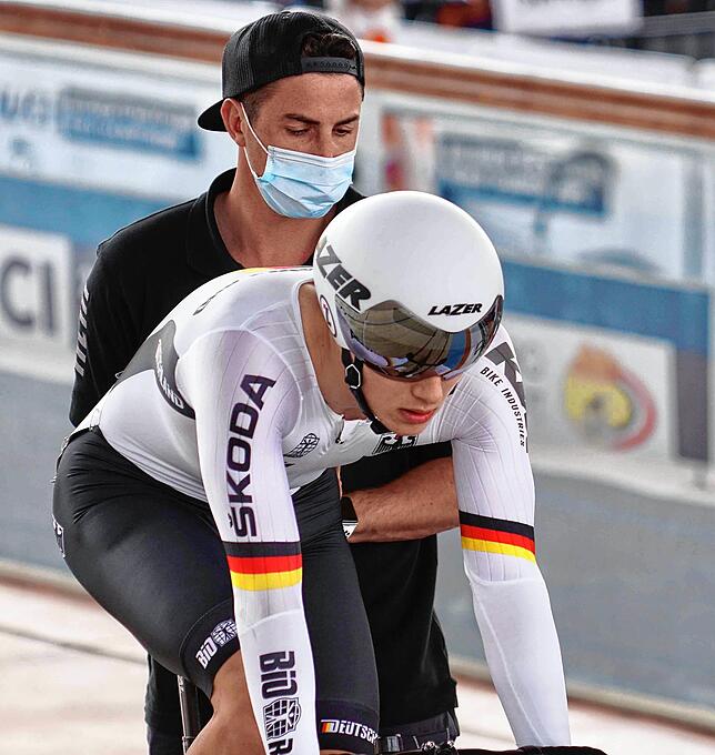 Volle Konzentration kurz vor dem Start: Benjamin Boos und Trainer Christian Degel.