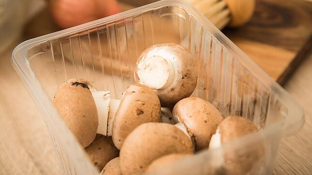 Champignons gehören zu den wichtigsten Kulturpilzen in Deutschland. Wie viele Vitamine er liefert, sehen Sie hier.