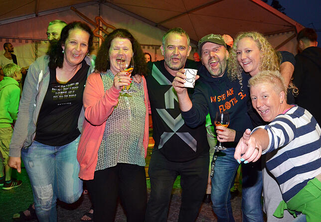 Das Donauquellfest 2016 nutzt die Familie Spretke mit Nicole Zimmermann (von links), Mutter Ute Spretke, Ralf Spretke, Joana und Carla ...