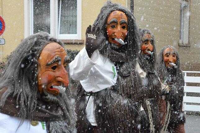 Bild 8: Bilder vom Narrensprung beim Ringtreffen des Alemannischen Narrenrings (Teil 4)