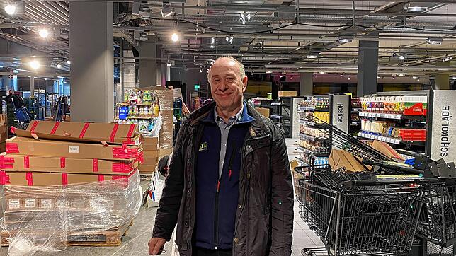 Michael Schmidt gehört zu der Geschäftsführung der Schmidts Märkte, die mit dem Rickenbacher Stammsitz 15 Filialen in der Region ...