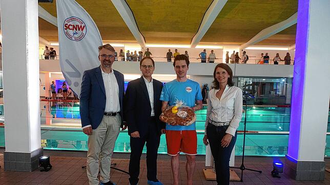 Bild : Doppeltes Jubiläum: 50 Jahre Hallenbad Waldshut und 50 Jahre Schwimmclub Neptun Waldshut