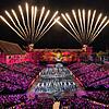 Eine beeindruckende Kulisse beim Basel Tattoo 2017 am Ende der Eröffnungsfeier: Viel Publikum säumt das Ensemble im Kasernenhof. ...