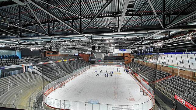 Der erste Blick in die neu umgebaute Arena sieht vertraut aus. Gravierend verändert wurde die Nutzung der Zuschauerränge.