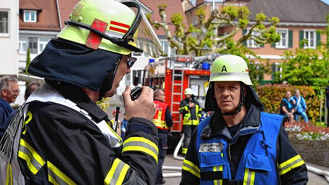 Die Kommunikation am Einsatzort wird künftig klarer und besser verständlich – dank neuer digitaler Sprechfunkgeräte. Das Bild entstand ...