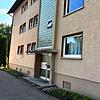 Bei einer Drogenrazzia Mitte Juni werden mehrere Wohnungen in Villingen-Schwenningen durchsucht, auch in diesem Gebäude im Villinger ...