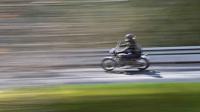 Das schnellste Motorrad der Welt erreicht eine Geschwindigkeit von über 600 Kilometern pro Stunde. Dies jedoch nur auf der Rennstrecke - ...