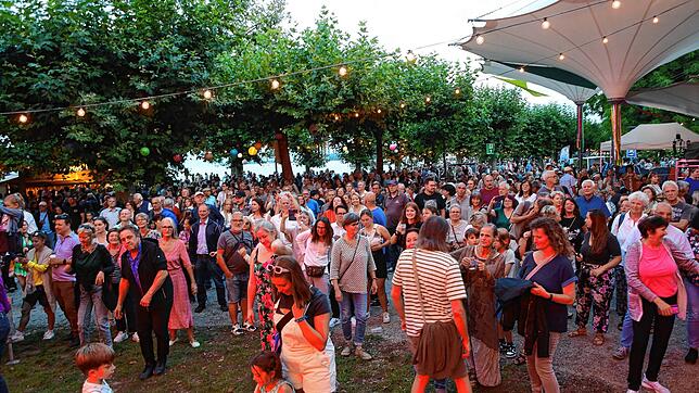 Bild : Das Fest im Konstanzer Stadtgarten ist in vollem Gang. Fotos vom zweiten Tag