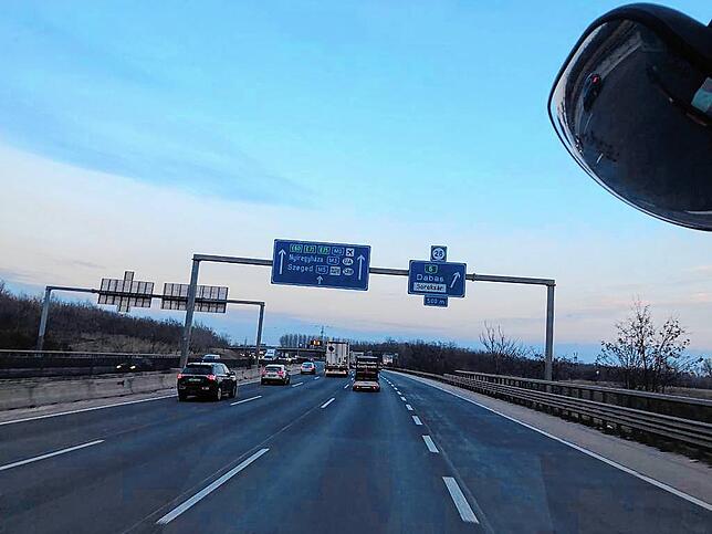 Bild 5: Mit dem Mühlinger Hilfsgüterkonvoi unterwegs in die Ukraine: Bilder von der Fahrt und dem Entladen